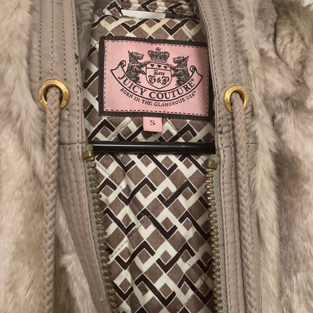 Darling gently used faux fur Juicy hooded zippered